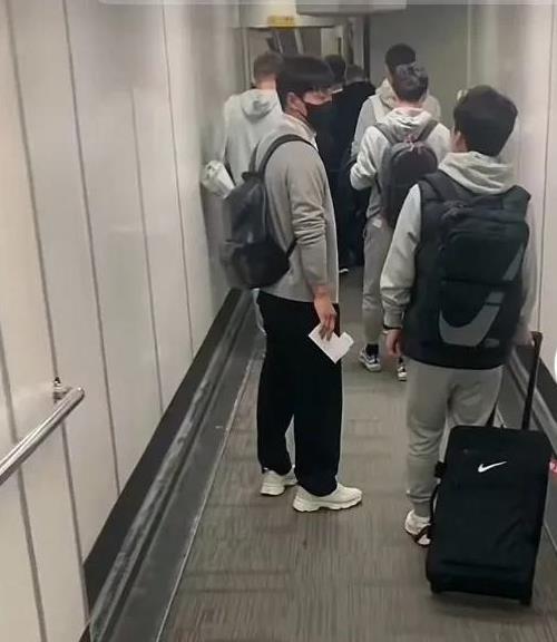 开云体育中国-比赛临近，球队整装待发，备战全线拉起